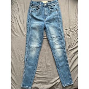 Mid waist skinny jeans